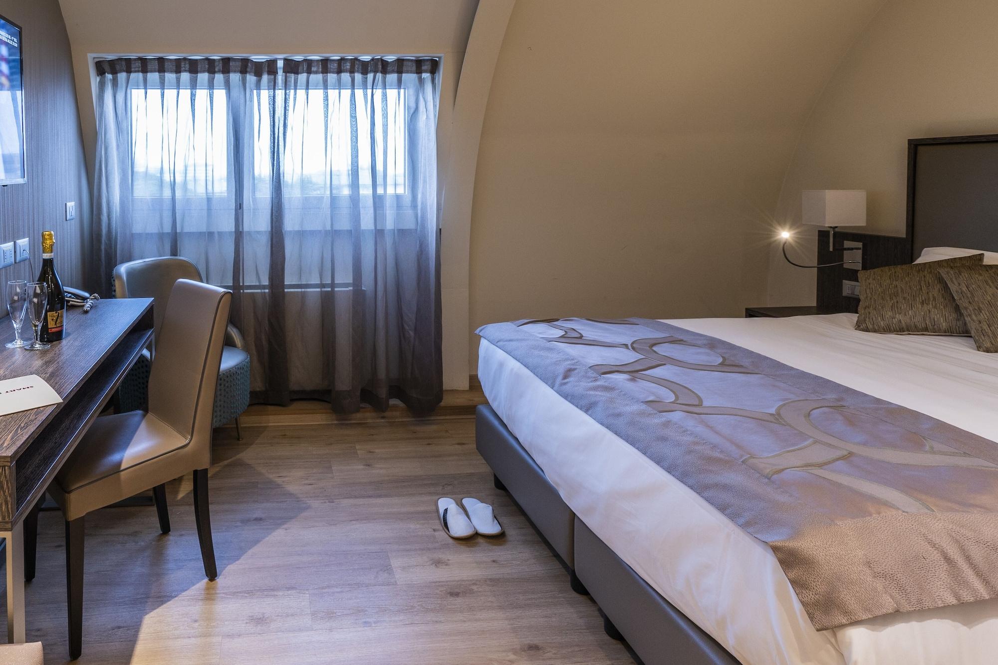 Smart Hotel Holiday Mestre Eksteriør bilde