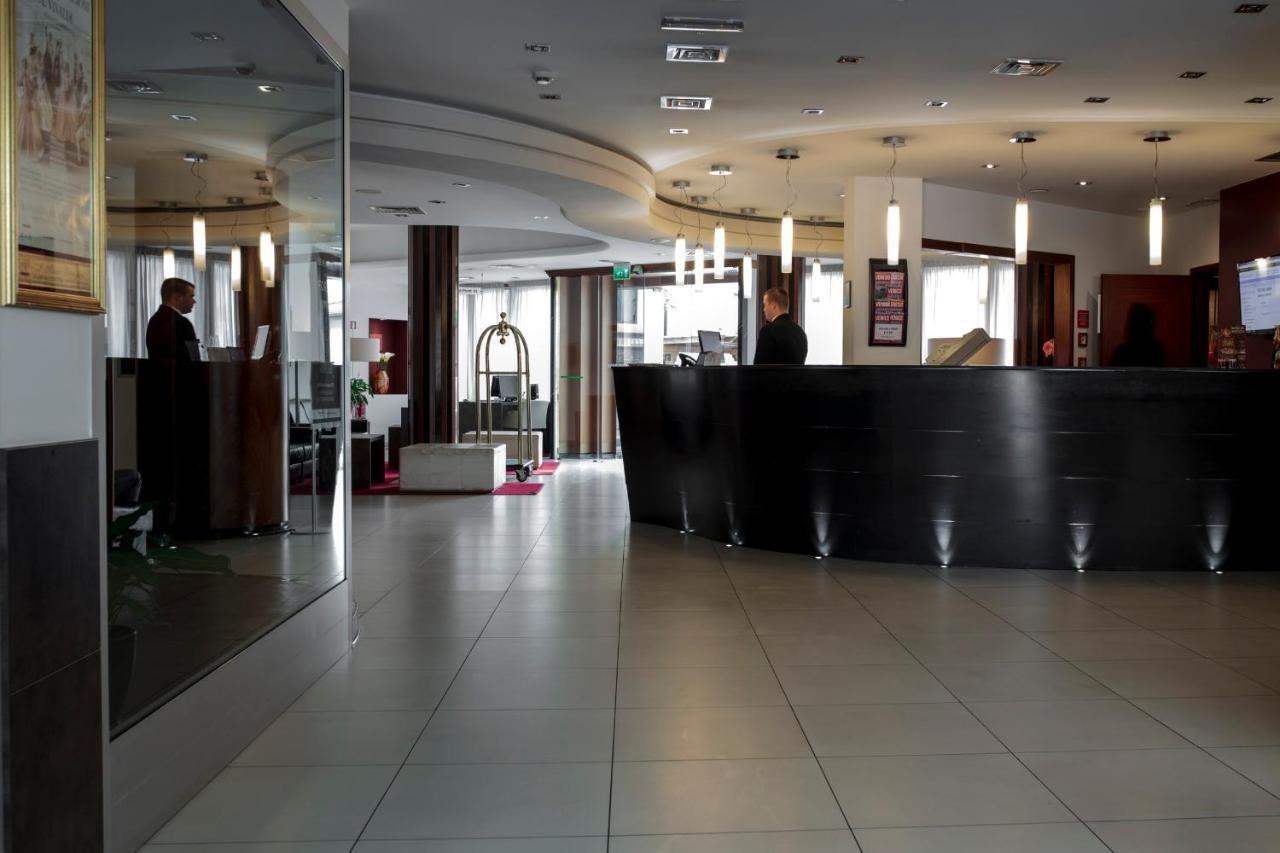 Smart Hotel Holiday Mestre Eksteriør bilde