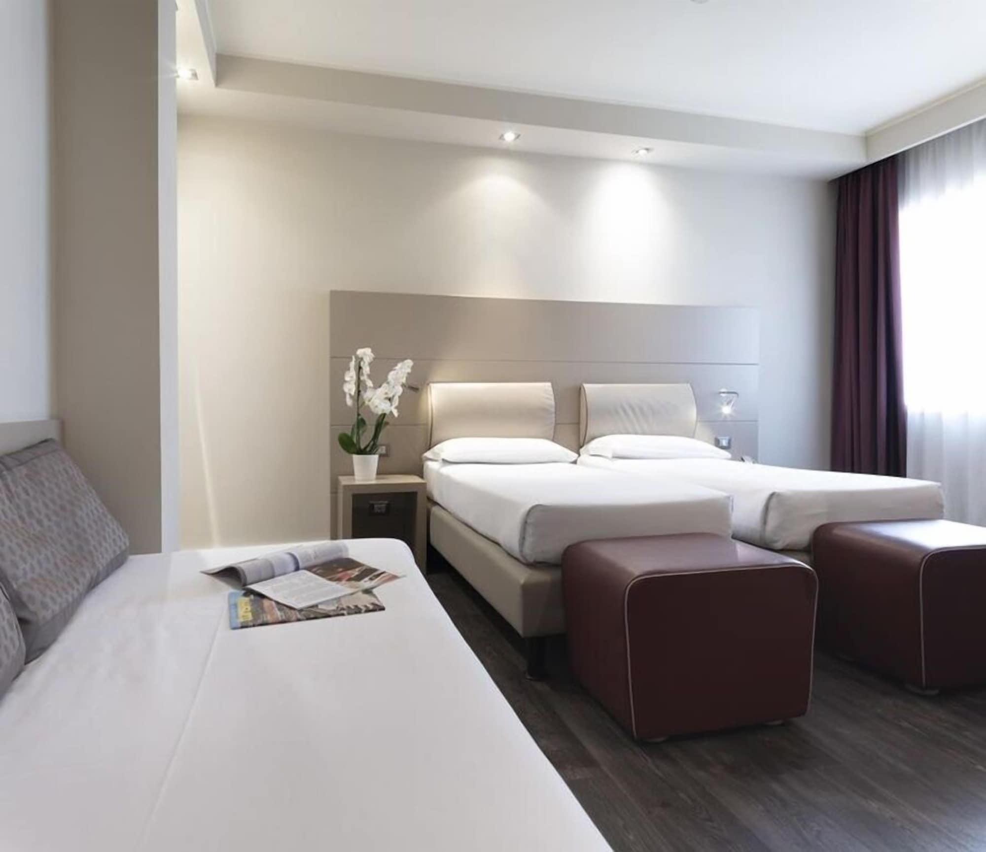 Smart Hotel Holiday Mestre Eksteriør bilde