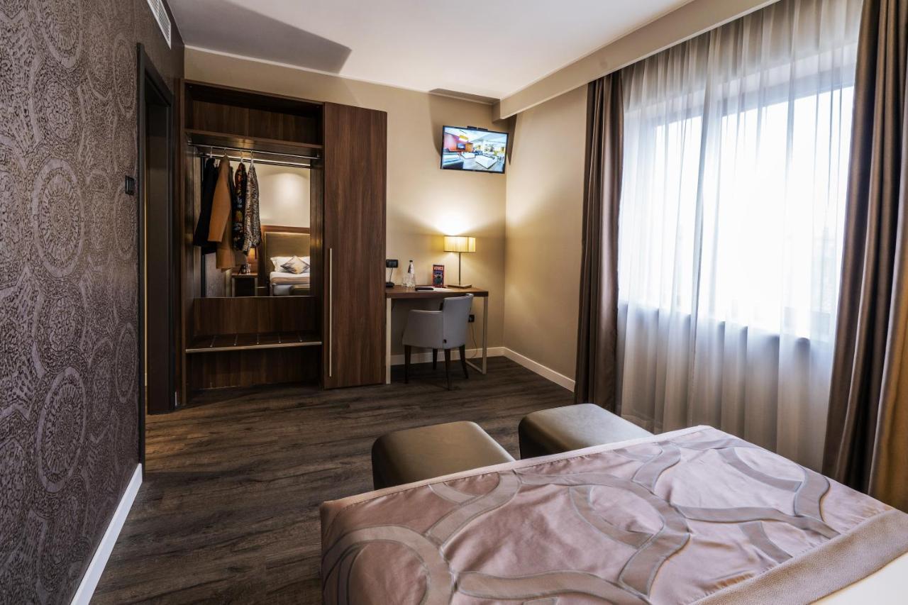Smart Hotel Holiday Mestre Eksteriør bilde