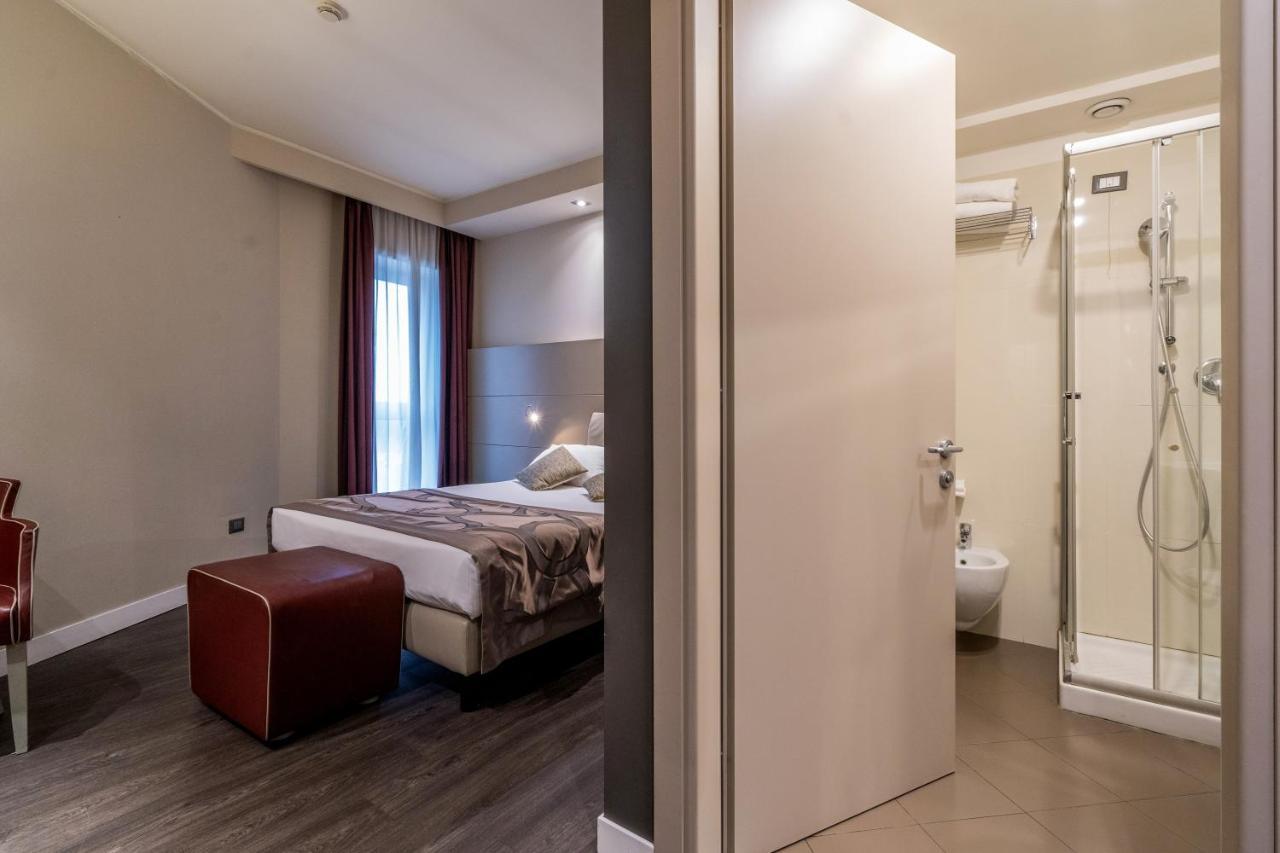 Smart Hotel Holiday Mestre Eksteriør bilde